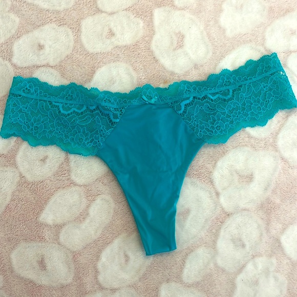 ☀️ 3 / $15 ☀️ Victoria Secret Panties - Picture 1 of 3